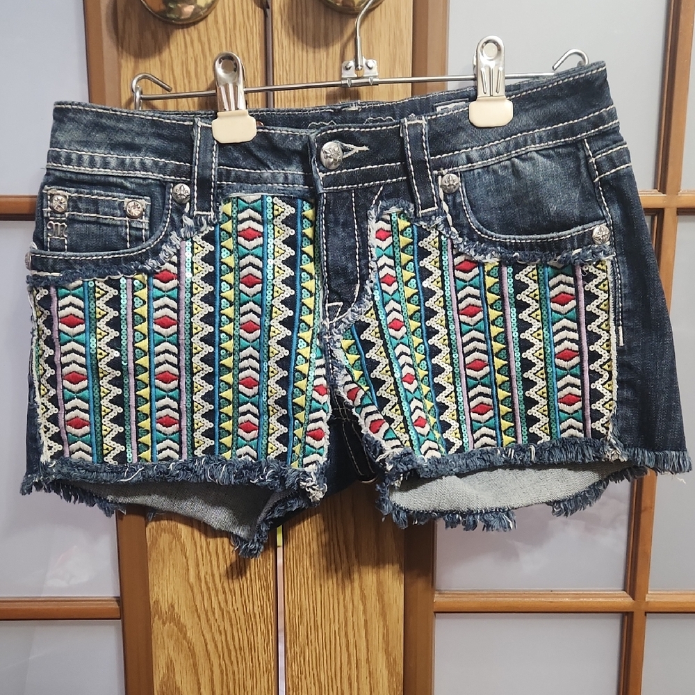 Miss Me Boho Signature Embroidery, Sequins, Aztec Cutoff Frayed Shorts Size 28